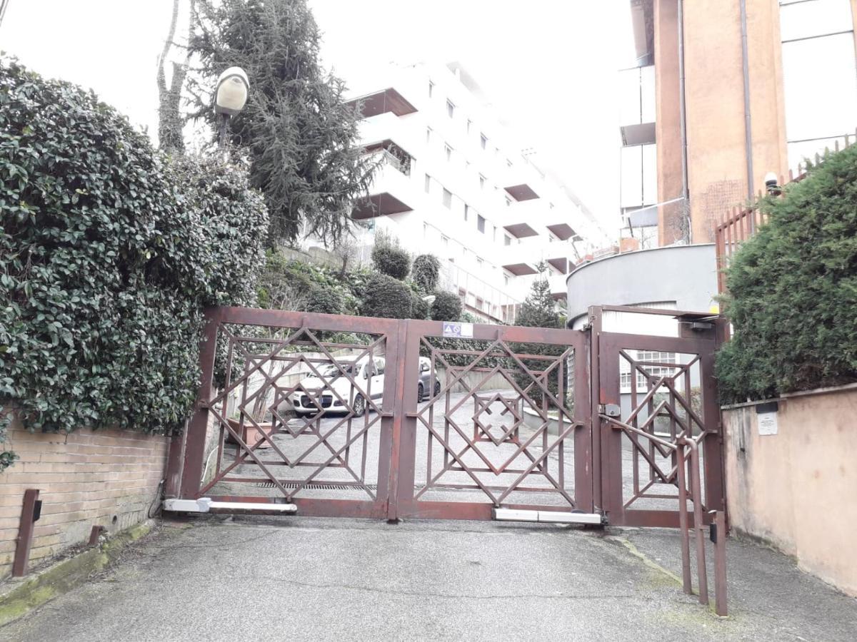 Ben Ti Voglio al Vaticano - parcheggio privato gratuito - fino a 5 persone Roma Esterno foto
